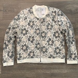 ⭐️3/$15⭐️ 🆕NWT Rickis White/Grey Lace Bomber Jacket